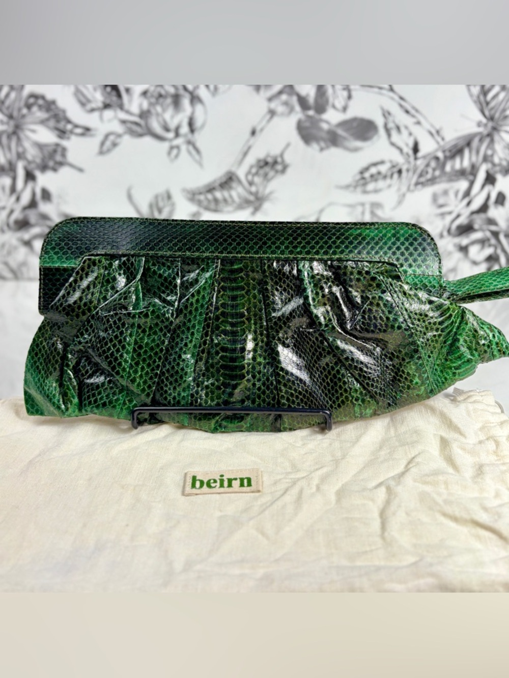Beirn Green Genuine Snakeskin Snap Top Clutch Purse w/ Dust Cover